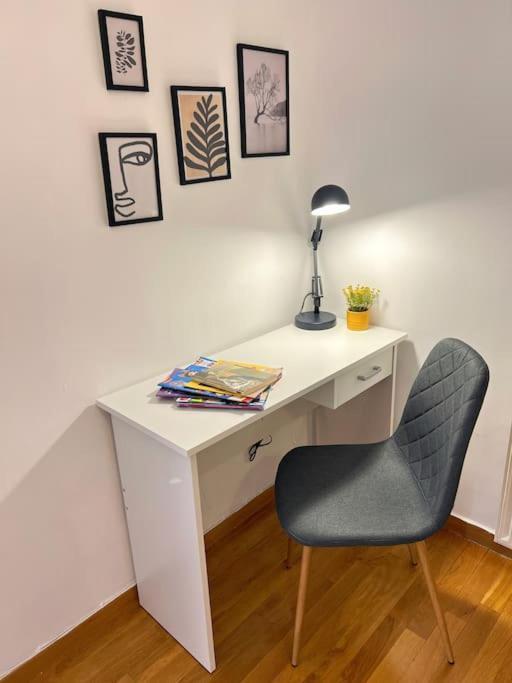 Cozy Fairytal Garden Apartment, Family Friendly, Free Parking, 15 Min To Airport Atenas